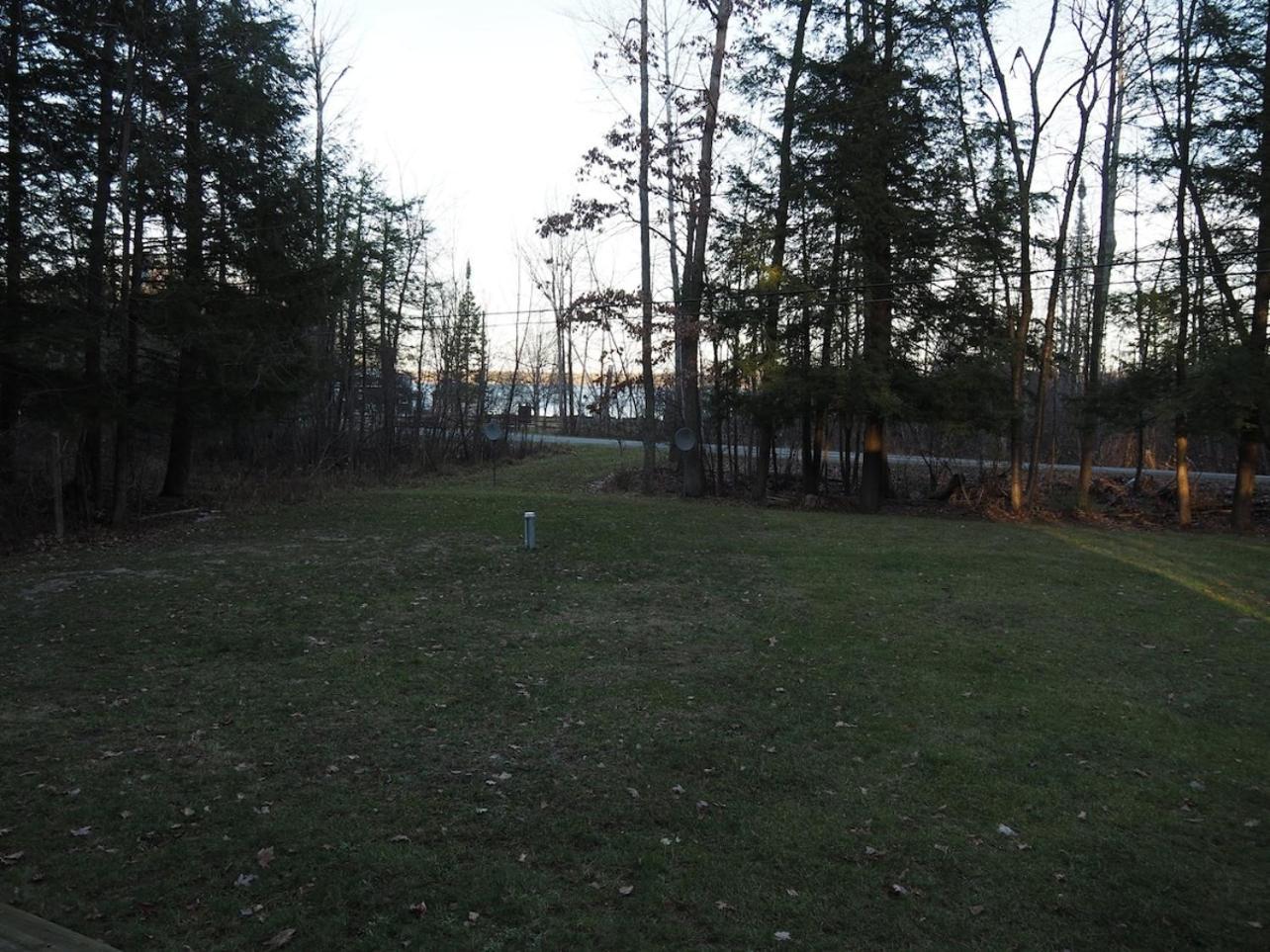 The Green Lake Getaway - Shared Lake Access! Interlochen Exterior foto