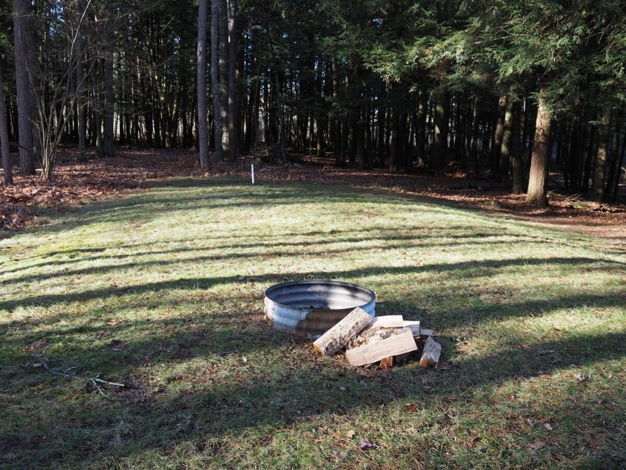 The Green Lake Getaway - Shared Lake Access! Interlochen Exterior foto
